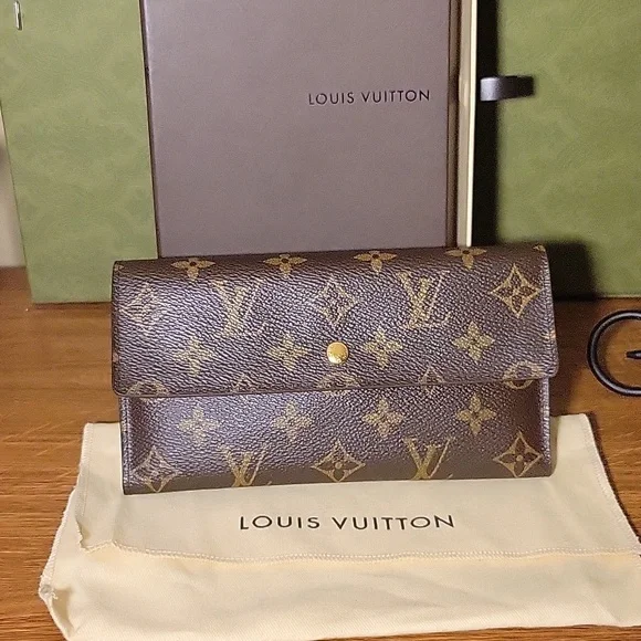 Louis Vuitton Monogran Canvas Porte Tresor International Wallet - Picture 9 of 16